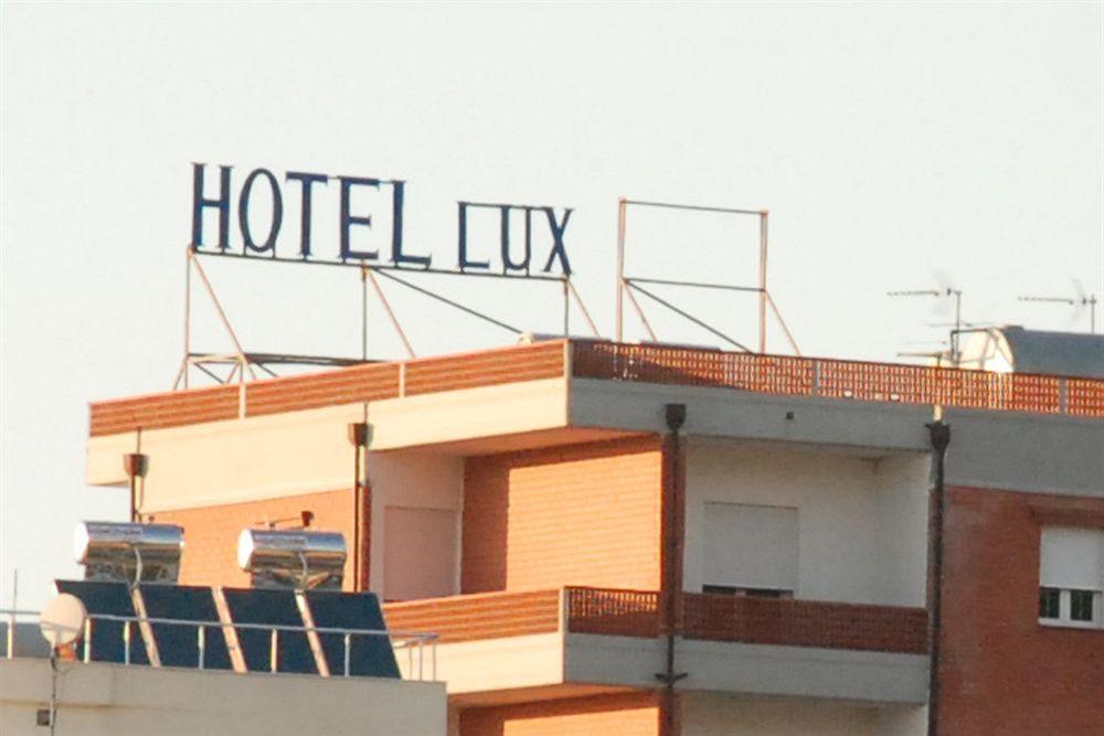 Lux Hotel 3*