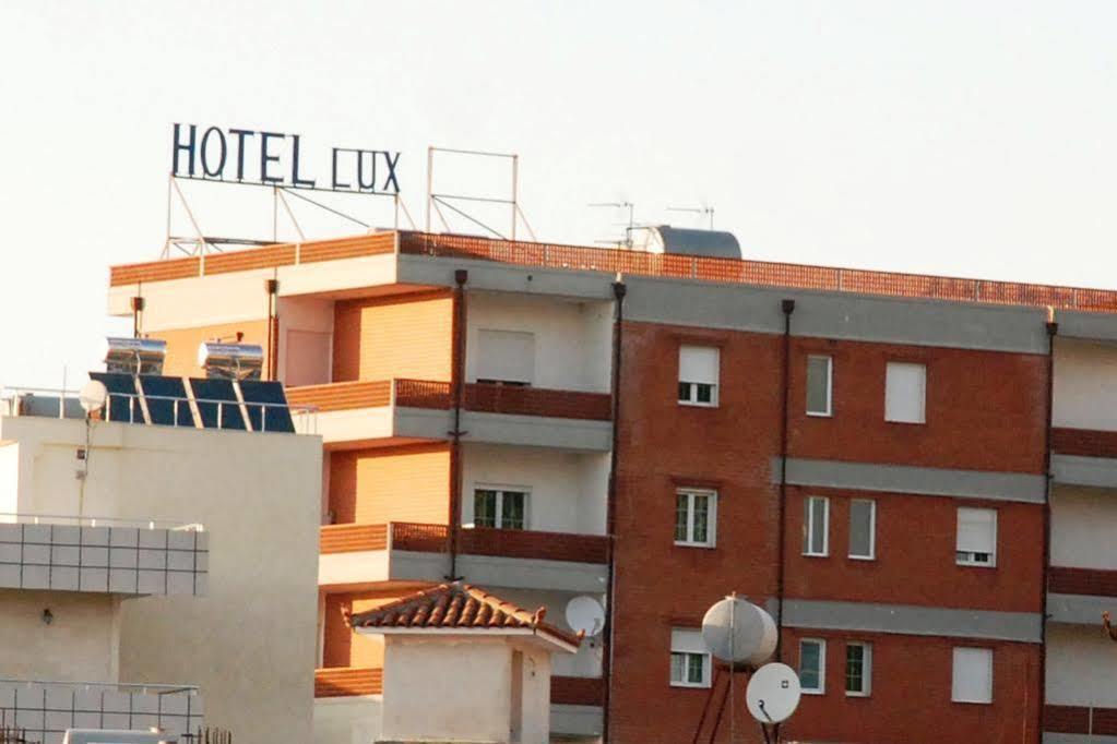 Lux Hotel 3*